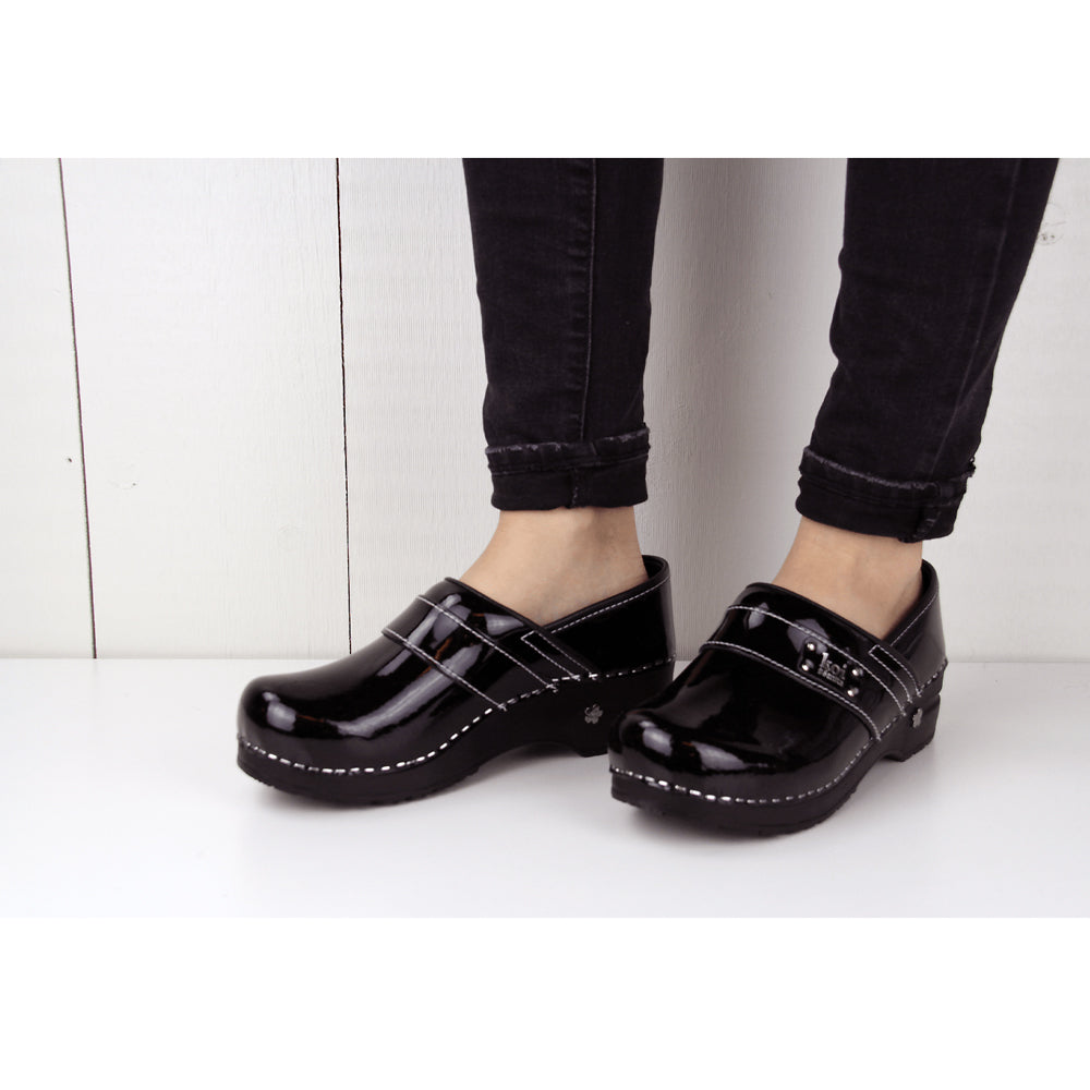 Sanita sales lindsey clogs